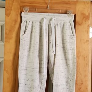 Esstive joggers